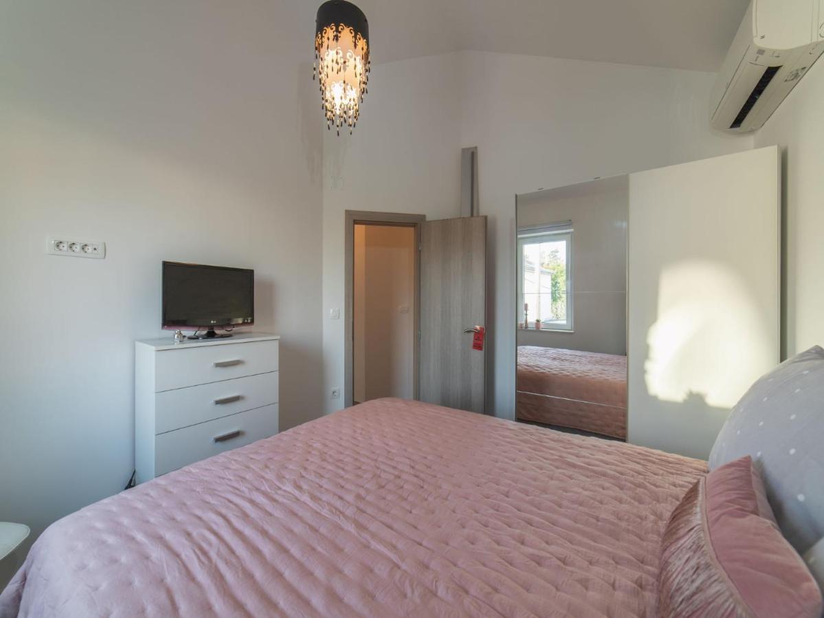 Apartment Fiora Kaštela Eksteriør bilde