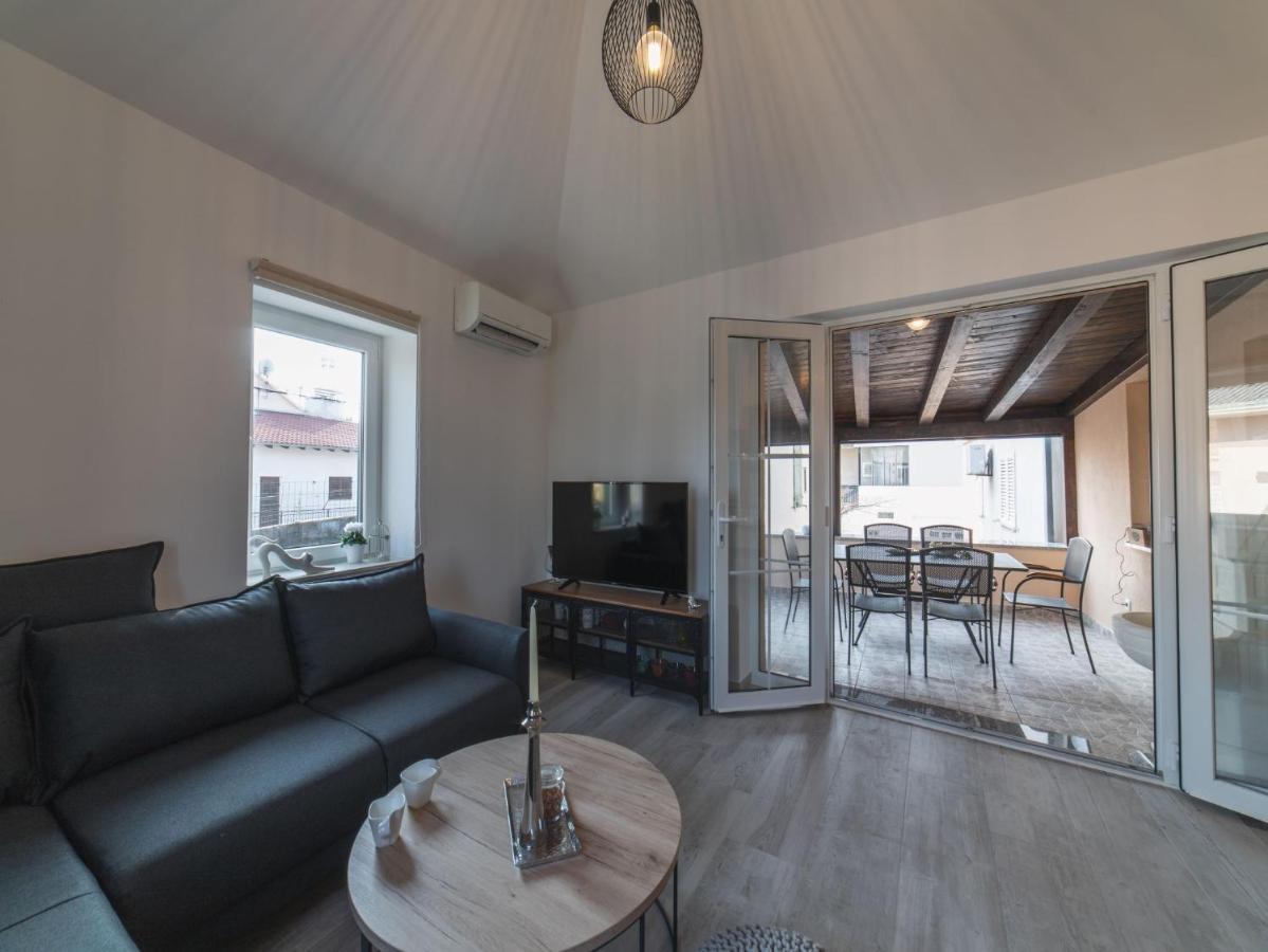 Apartment Fiora Kaštela Eksteriør bilde