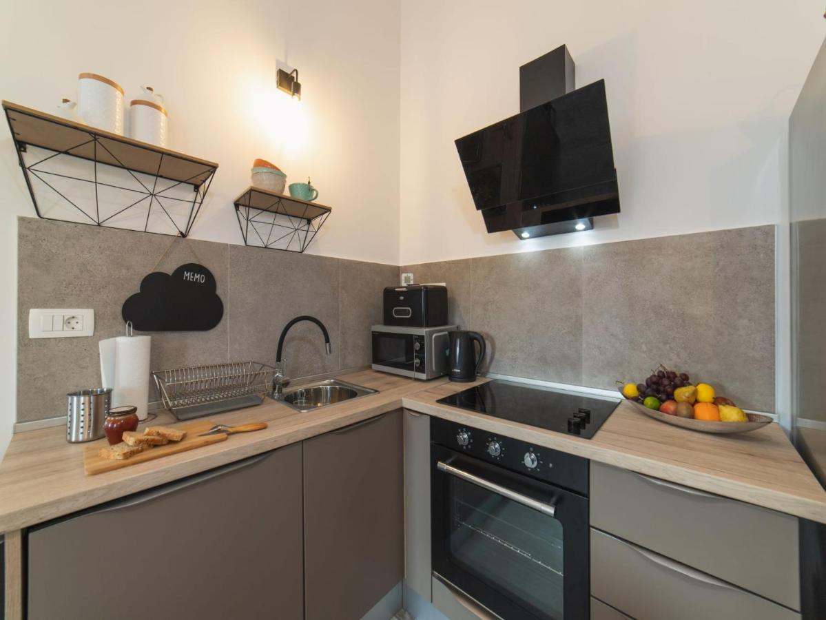 Apartment Fiora Kaštela Eksteriør bilde