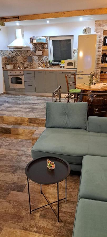 Apartment Fiora Kaštela Eksteriør bilde